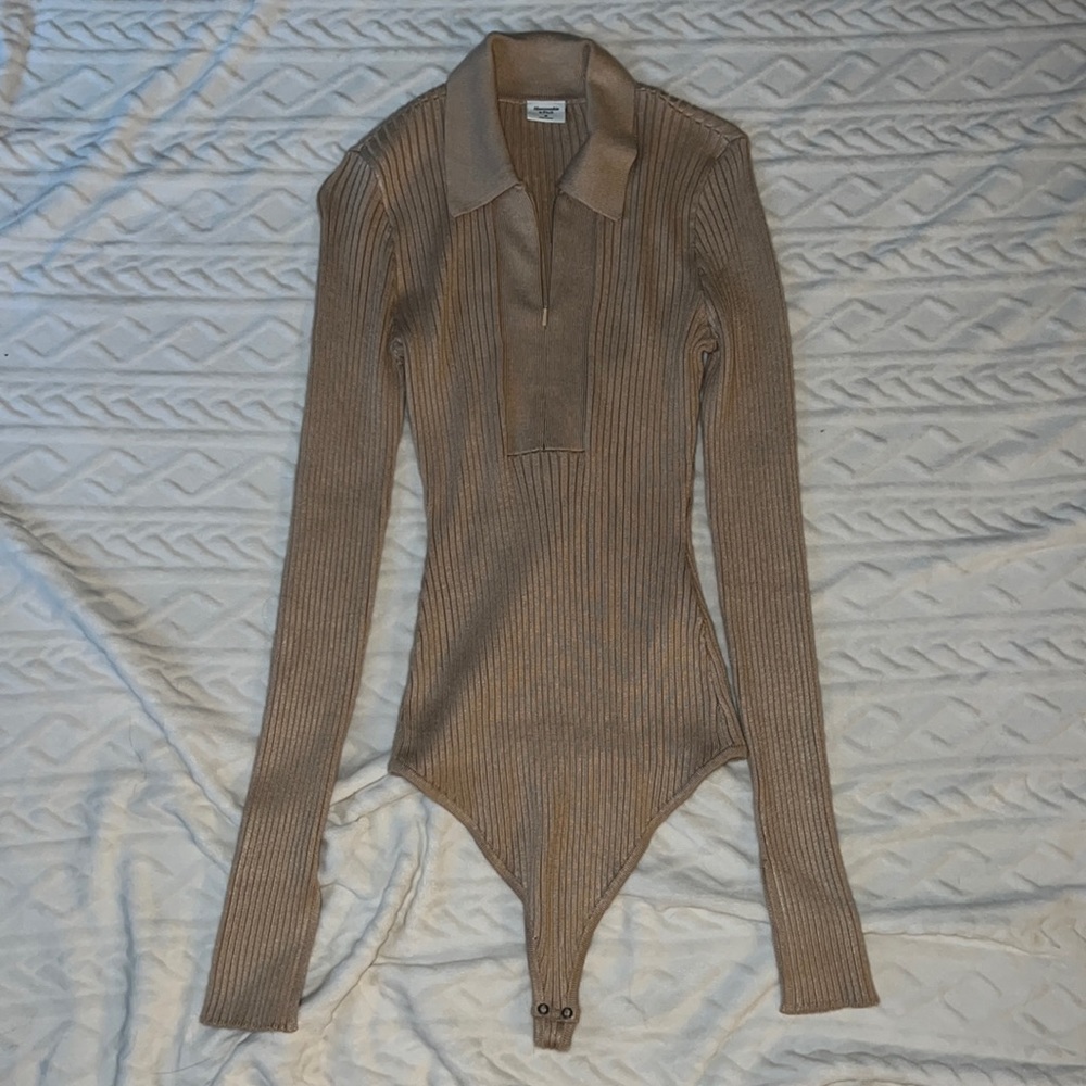 Abercrombie and Fitch ribbed, collared body suit. Size M